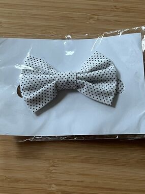 White Polka Dot Child’s Boy’s Bow Tie NEW